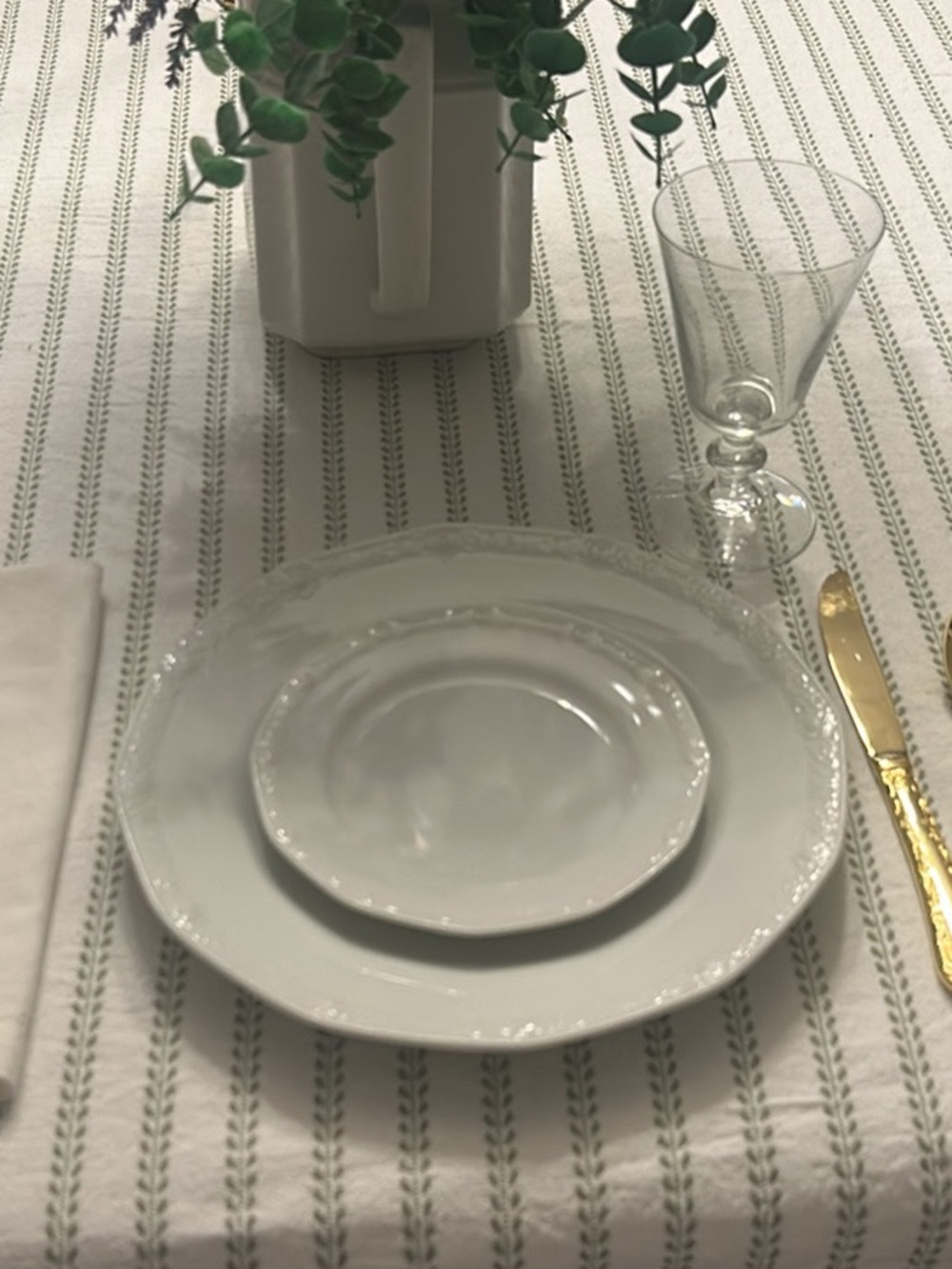 Elegant Classic White Salad Plate Set